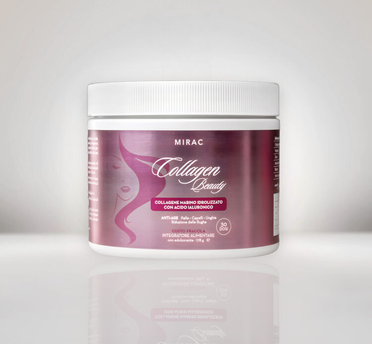 integratore alimentare Collagen Beauty di Mirac a base di collagene marino idrolizzato, acido ialuronico, vitamina C, zinco e biotina. I benefici: riduce le rughe, rende la pelle elastica e idratata, rinforza le unghie e i capelli, rigenera le articolazioni. Gusto fragola. Azione anti-età contro l'invecchiamento della pelle. Contiene collagene di tipo I.